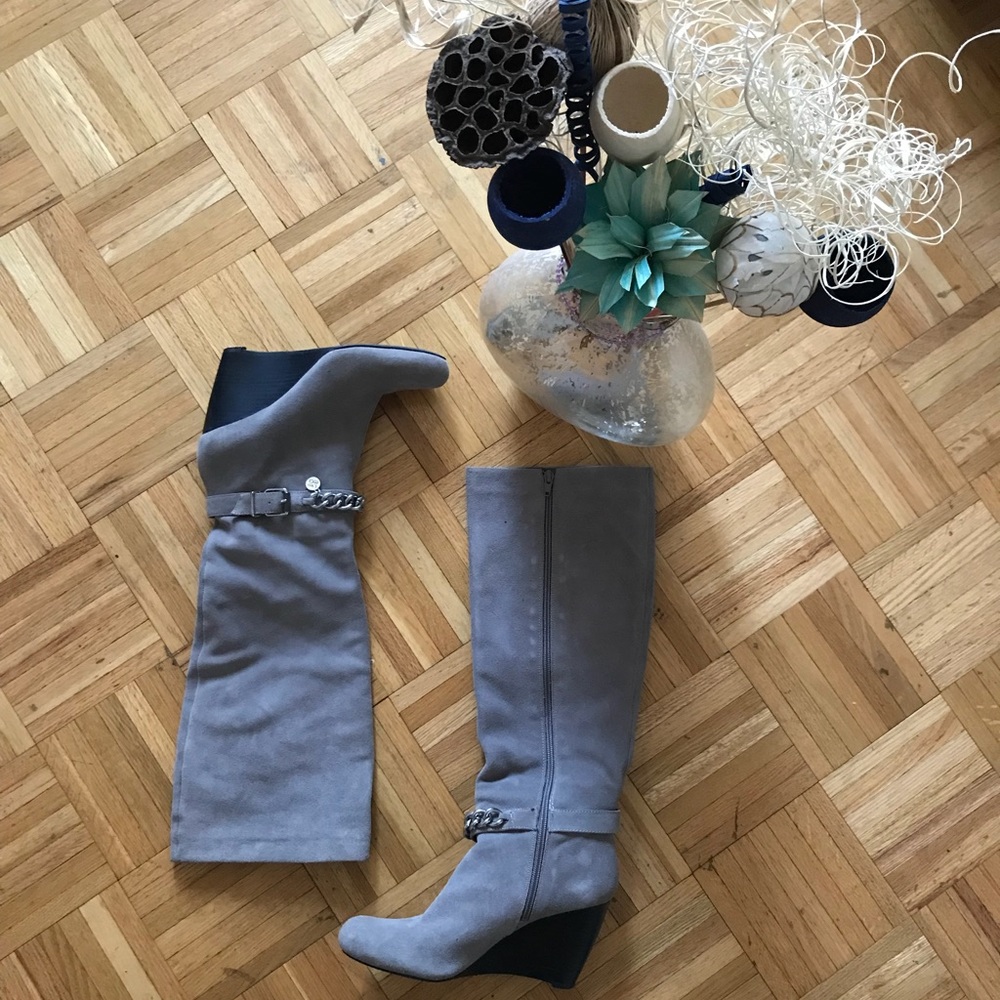 Women’s Suede BCBG Knee Boots Size 8.5